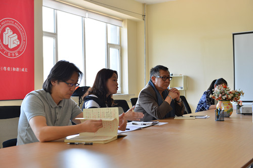 2. 学院领导认真倾听,解答学生教学中的困惑_副本.jpg