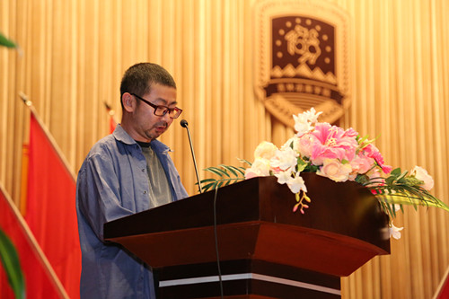广告学院胥述老师代表“三育人”标兵发言_副本.jpg